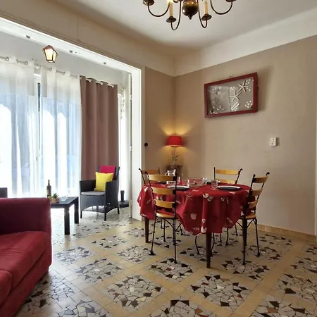 St Georges De Didonne - Maison En Plein Centre-ville - Proche Vila *