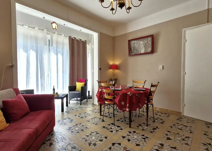 St Georges De Didonne - Maison En Plein Centre-ville - Proche Villa *